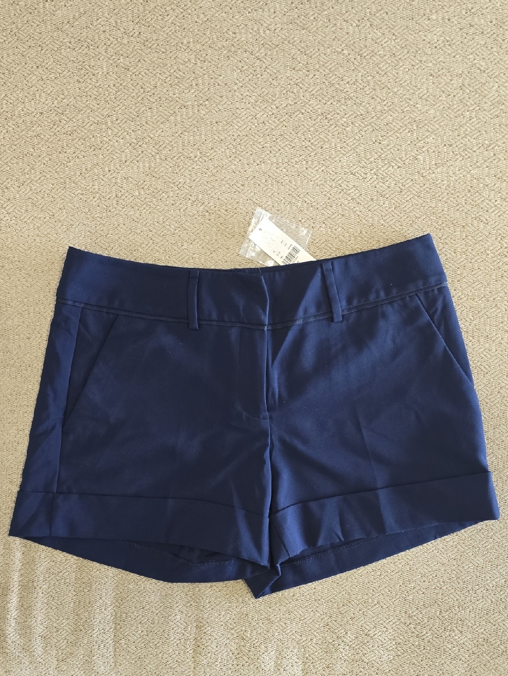 New York & Company 7th Avenue Design Signature Fit 4" Shorts - Size 6